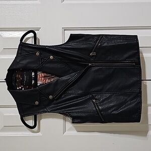Sanctuary faux leather biker vest size small EUC sleeveless full zip black